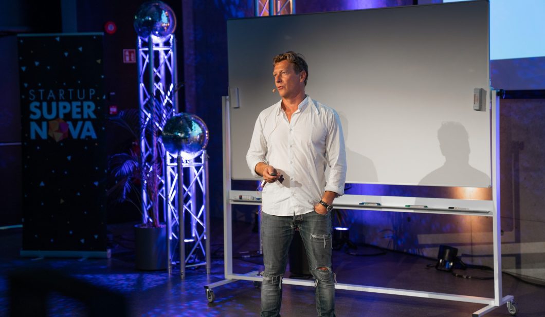 Magnus-Scheving-i-masterclass-startup-supernova-2022-