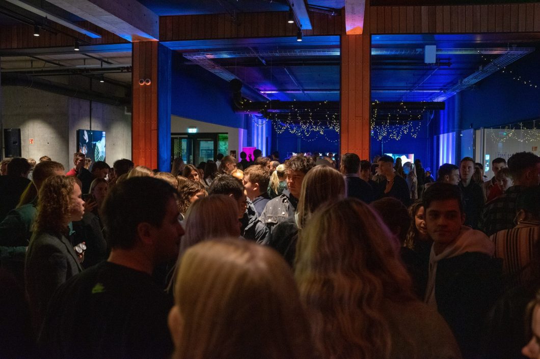 stemning 1 vísindaferð Gulleggið 2023-min